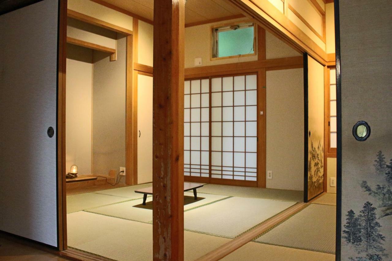 مبيت وإفطار Tsushima White House المظهر الخارجي الصورة